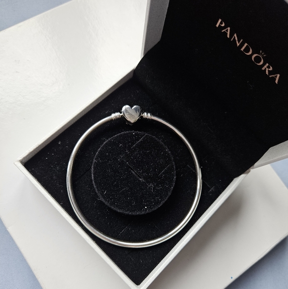 Pandora Butterfly Clasp Sterling Silver Bangle Size 8.5"  New in box! - Picture 4 of 7